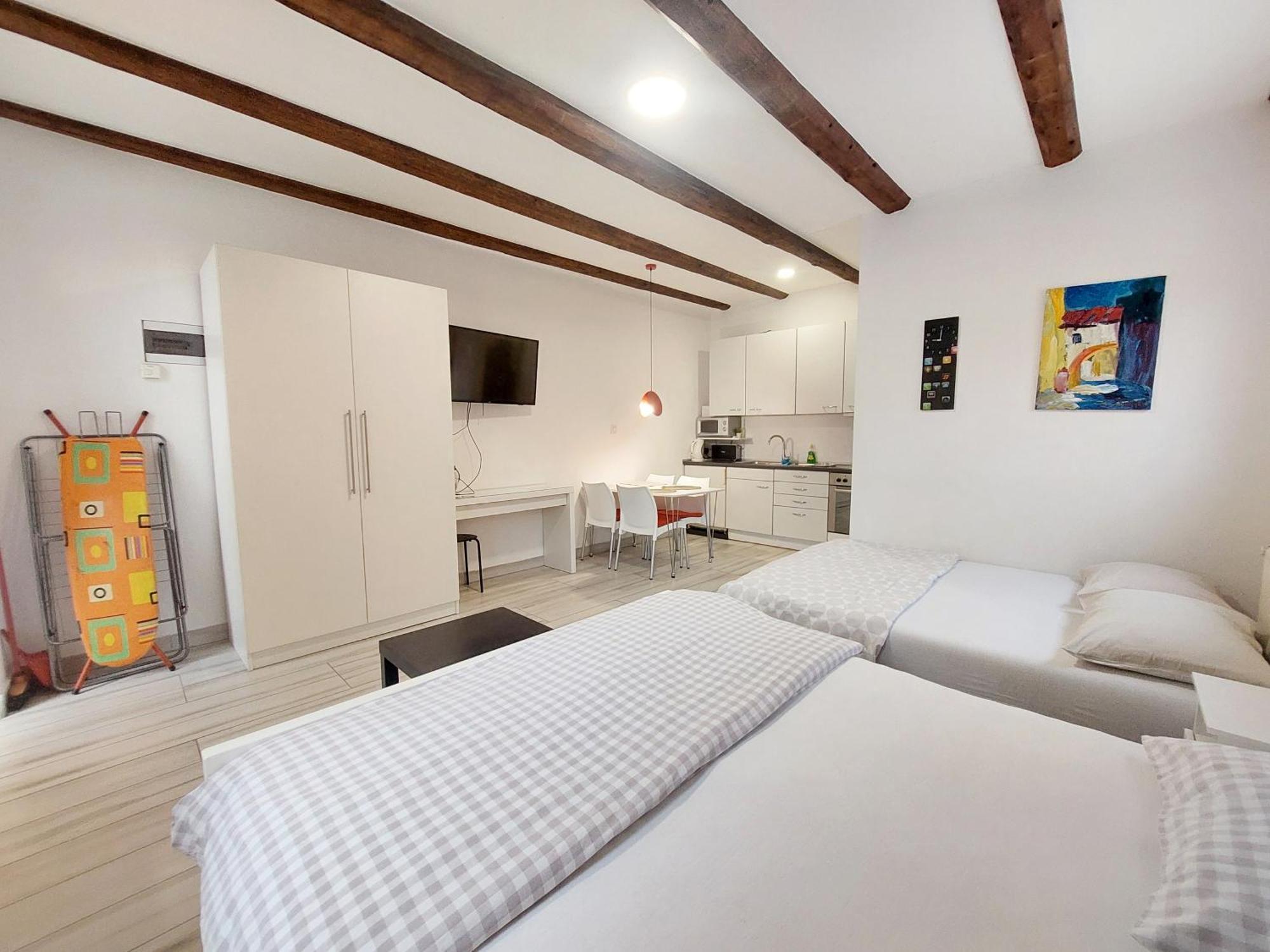 זאגרב Home Away From Home - Apartment Ilica מראה חיצוני תמונה